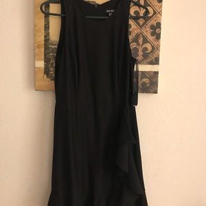 Beautiful, NWT Nine West glitter knit ruffle hem dress